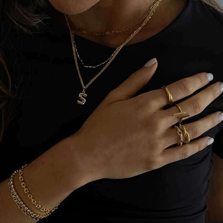 Amara — Pendant Necklace