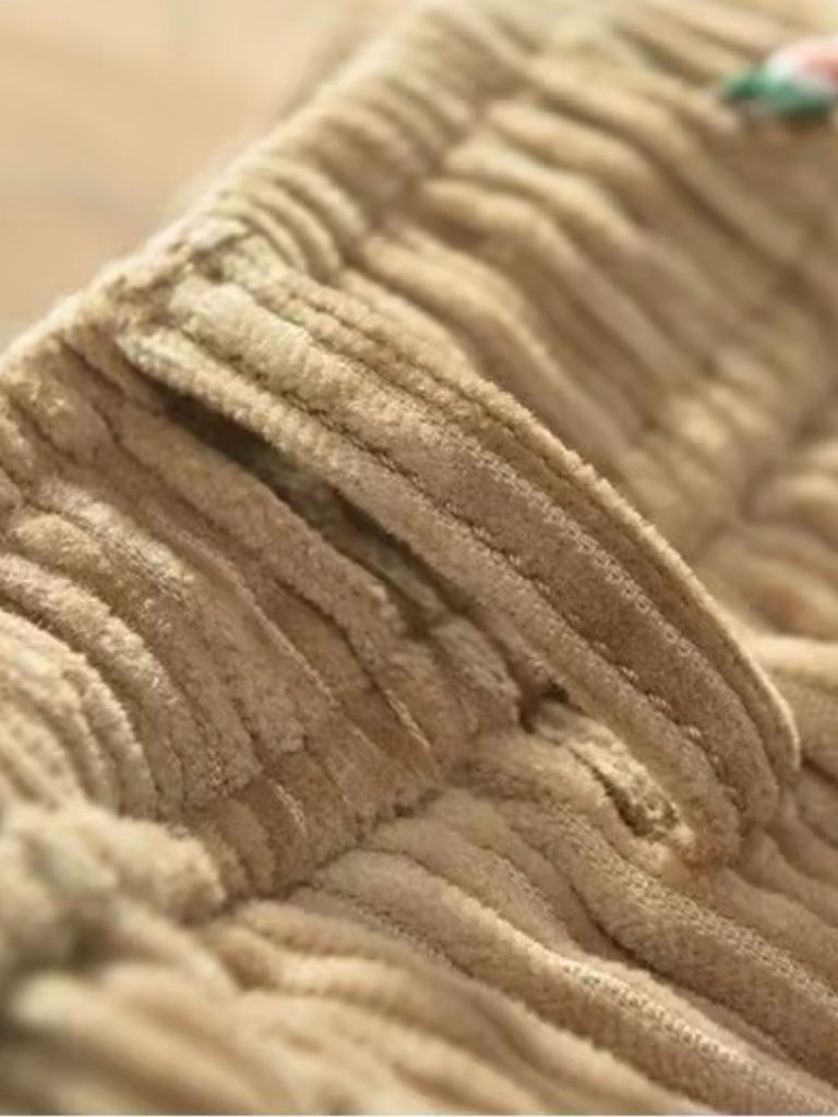 Aveline — Walk Shorts